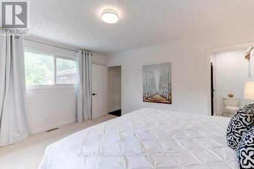 1300 Mcnab Rd, Niagara-On-The-Lake, ON - Indoor Photo Showing Bedroom