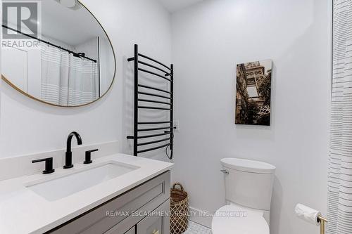 1300 Mcnab Rd, Niagara-On-The-Lake, ON - Indoor Photo Showing Bathroom