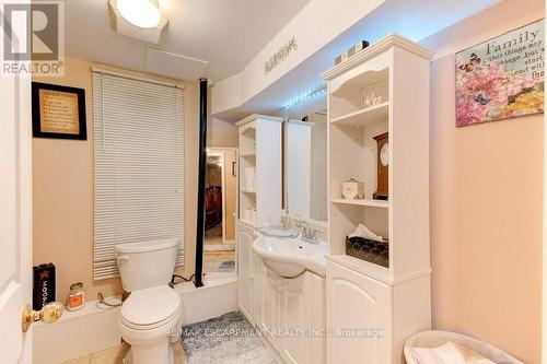 1300 Mcnab Rd, Niagara-On-The-Lake, ON - Indoor Photo Showing Bathroom