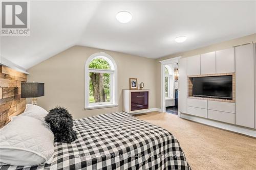 1399 Safari Rd, Hamilton, ON - Indoor Photo Showing Bedroom
