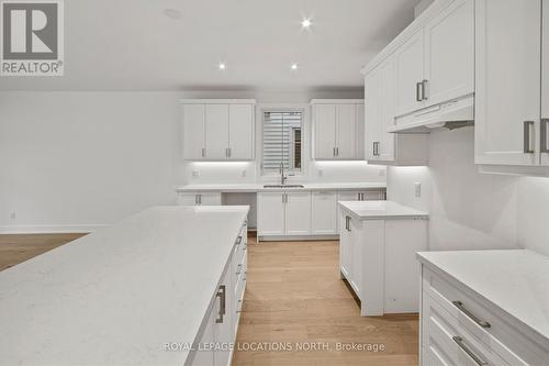 11 Locke Ave, Clearview, ON - Indoor Photo Showing Kitchen