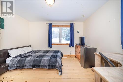 Primary bedroom - 72 Stringers Lane, Burnstown, ON - Indoor Photo Showing Bedroom