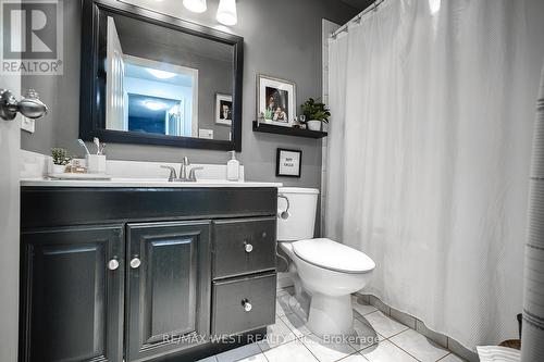 #10 -2185 Fairchild Blvd, Burlington, ON - Indoor Photo Showing Bathroom