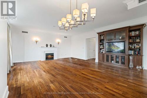 805C - 662 Sheppard Avenue E, Toronto, ON - Indoor Photo Showing Living Room With Fireplace