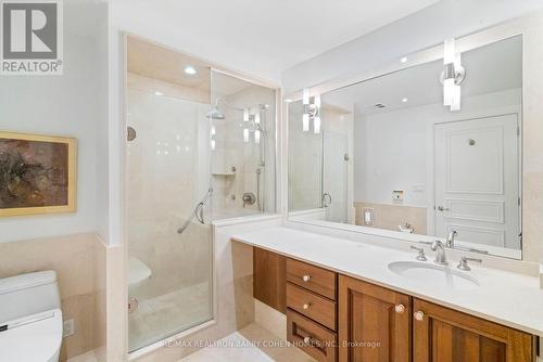 805C - 662 Sheppard Avenue E, Toronto, ON - Indoor Photo Showing Bathroom