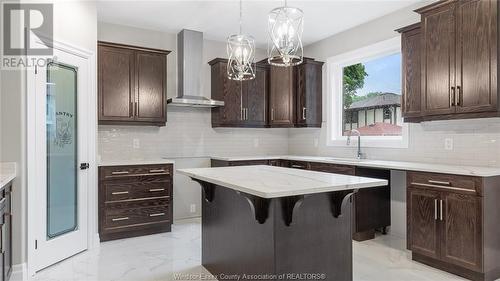 2484 Roxborough Boulevard, Windsor, ON - Indoor Photo Showing Kitchen With Upgraded Kitchen