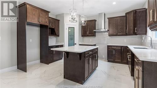 2484 Roxborough Boulevard, Windsor, ON - Indoor Photo Showing Kitchen With Upgraded Kitchen