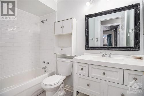 216 Viewmount Drive Unit#104, Ottawa, ON - Indoor Photo Showing Bathroom
