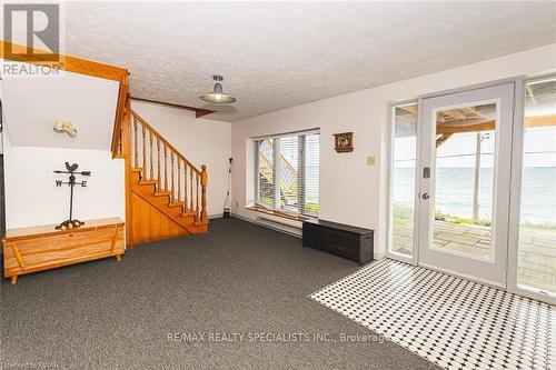 101 North Shore Rd, Northern Bruce Peninsula, ON - Indoor Photo Showing Other Room