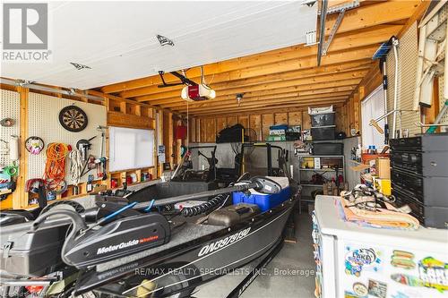 101 North Shore Rd, Northern Bruce Peninsula, ON - Indoor Photo Showing Garage