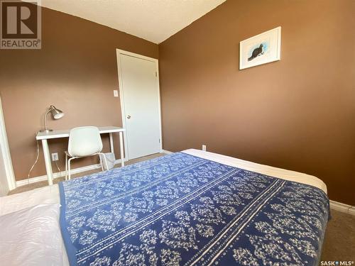 43 Buttercup Crescent Nw, Moose Jaw, SK - Indoor Photo Showing Bedroom
