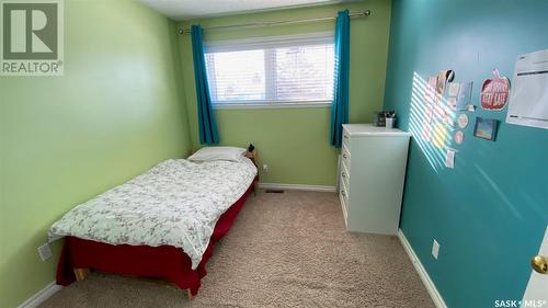 43 Buttercup Crescent Nw, Moose Jaw, SK - Indoor Photo Showing Bedroom
