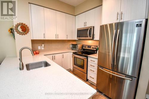 #513 -111 Worsley St E, Barrie, ON - Indoor Photo Showing Kitchen With Stainless Steel Kitchen With Upgraded Kitchen
