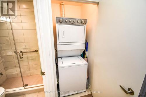 #513 -111 Worsley St E, Barrie, ON - Indoor Photo Showing Laundry Room