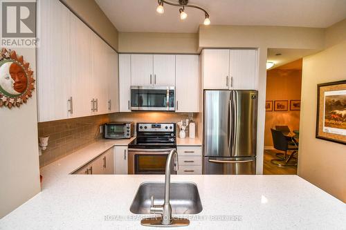 #513 -111 Worsley St E, Barrie, ON - Indoor Photo Showing Kitchen With Stainless Steel Kitchen