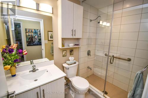 #513 -111 Worsley St E, Barrie, ON - Indoor Photo Showing Bathroom