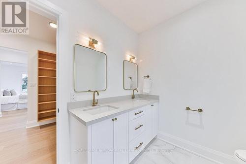 527 Lorne St, Burlington, ON - Indoor Photo Showing Bathroom