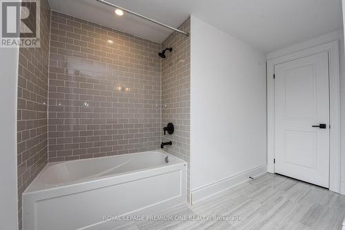 66 - 40 Lunar Crescent, Mississauga, ON - Indoor Photo Showing Bathroom