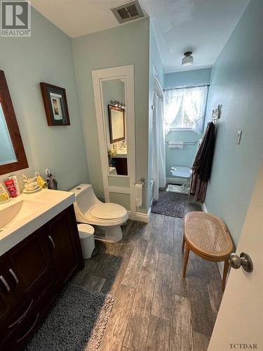 297 Roche St, Matachewan, ON - Indoor Photo Showing Bathroom