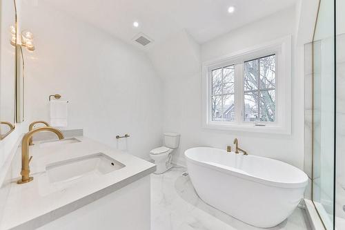 527 Lorne Street, Burlington, ON - Indoor Photo Showing Bathroom