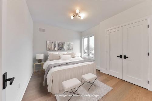 527 Lorne Street, Burlington, ON - Indoor Photo Showing Bedroom