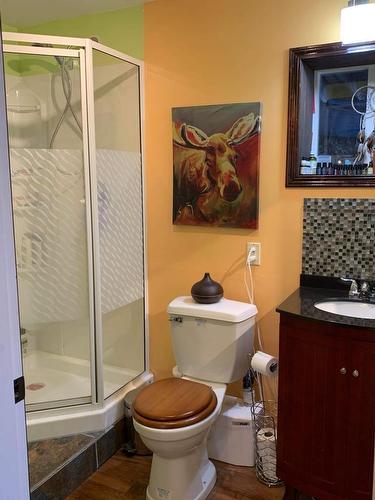 745 300Th Street, Kimberley, BC - Indoor Photo Showing Bathroom