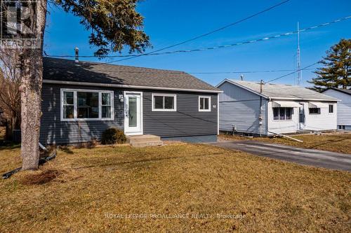 62 Edward St, Quinte West, ON - Outdoor