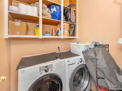 5169 Hykawy Rd, Duncan, BC - Indoor Photo Showing Laundry Room