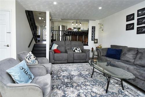 73 Summerlea Drive, Hamilton, ON - Indoor Photo Showing Living Room