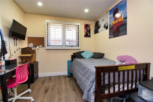 73 Summerlea Drive, Hamilton, ON - Indoor Photo Showing Bedroom