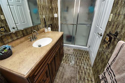 73 Summerlea Drive, Hamilton, ON - Indoor Photo Showing Bathroom