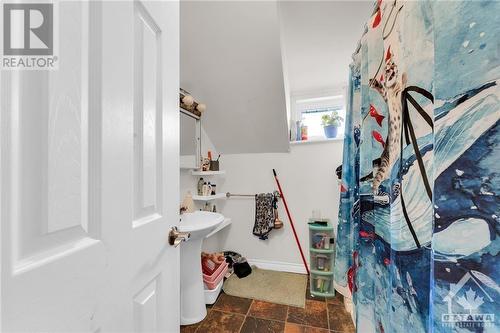 26-28 Halton Street, Perth, ON - Indoor Photo Showing Bathroom