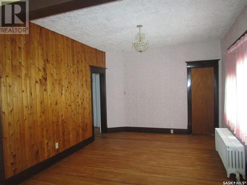 225 6Th Avenue E, Assiniboia, SK - Indoor Photo Showing Other Room