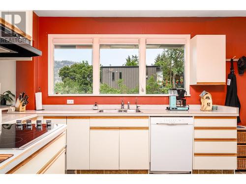 8730 Okanagan Landing Road, Vernon, BC - Indoor Photo Showing Kitchen With Double Sink
