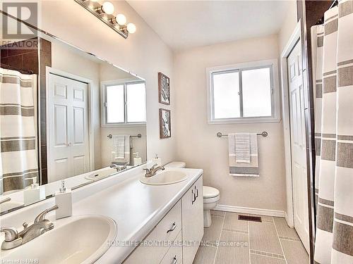 Upper - 480 Southworth Street S, Welland, ON - Indoor Photo Showing Bathroom