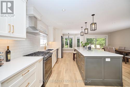 26 Oakridge Blvd, Pelham, ON - Indoor Photo Showing Kitchen With Upgraded Kitchen