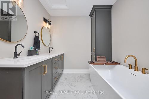 26 Oakridge Blvd, Pelham, ON - Indoor Photo Showing Bathroom