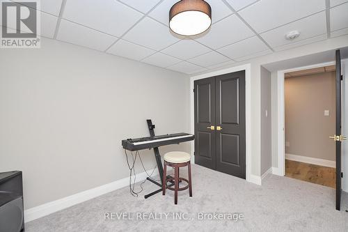 26 Oakridge Blvd, Pelham, ON - Indoor Photo Showing Other Room