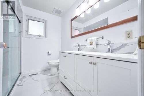 7 Craig Street, Brampton, ON - Indoor Photo Showing Bathroom