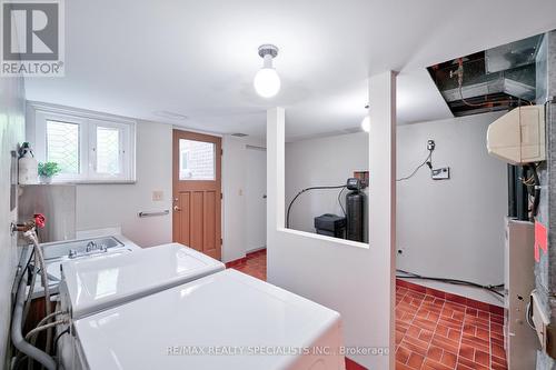 7 Craig Street, Brampton, ON - Indoor Photo Showing Laundry Room