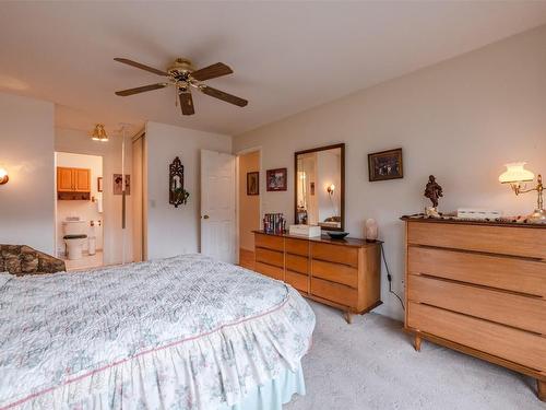 45 Kingfisher Drive, Penticton, BC - Indoor Photo Showing Bedroom