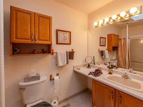 45 Kingfisher Drive, Penticton, BC - Indoor Photo Showing Bathroom