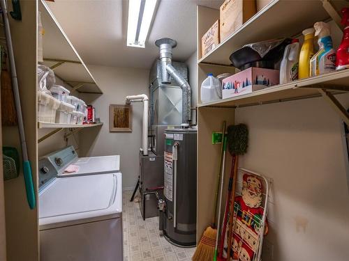 45 Kingfisher Drive, Penticton, BC - Indoor Photo Showing Laundry Room