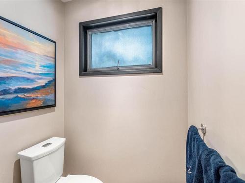 2221 Sunset Point, Blind Bay, BC - Indoor Photo Showing Bathroom