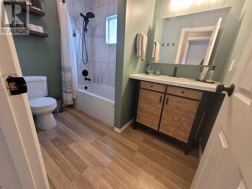 4709 44 Street Ne, Chetwynd, BC - Indoor Photo Showing Bathroom