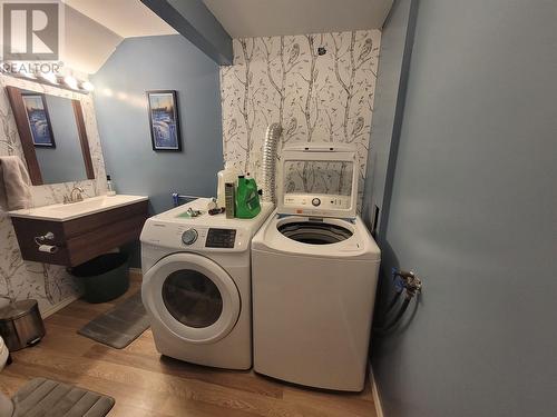 4709 44 Street Ne, Chetwynd, BC - Indoor Photo Showing Laundry Room