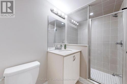 923 Isaac Phillips Way, Newmarket, ON - Indoor Photo Showing Bathroom
