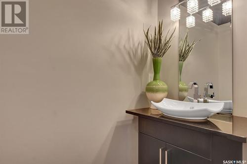 8 1651 Anson Road, Regina, SK - Indoor Photo Showing Bathroom