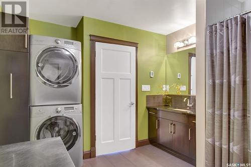 8 1651 Anson Road, Regina, SK - Indoor Photo Showing Laundry Room
