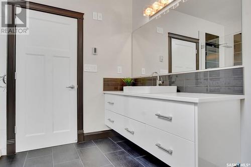 8 1651 Anson Road, Regina, SK - Indoor Photo Showing Bathroom